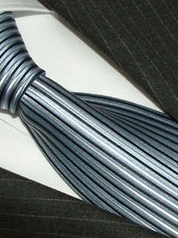 Seidenkrawatte blau mit Streifenmuster, Artikel 1012