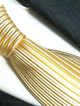 Seidenkrawatte creme mit Streifenmuster, Artikel 1037