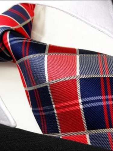 Silk tie red with grid pattern, article 1662, view 2