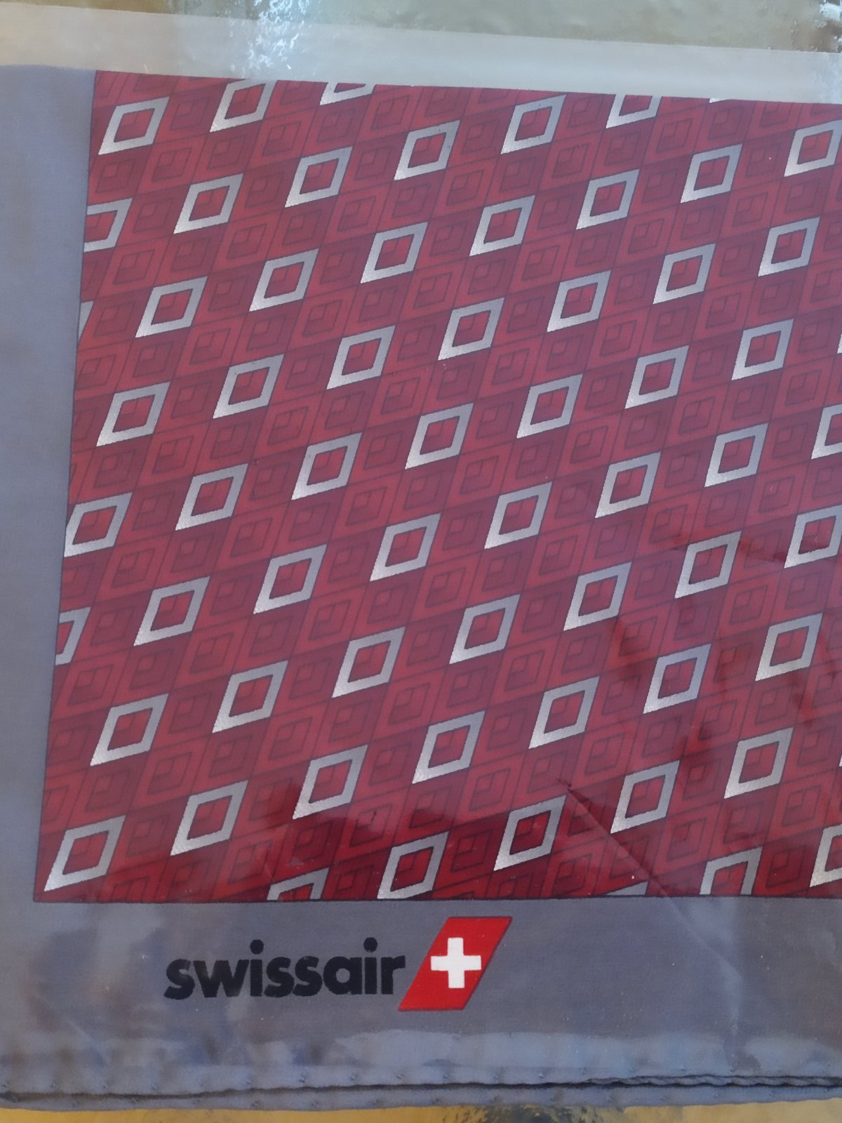 SWISSAIR® NEUES, UNGEBRAUCHTES Seiden-Foulard, 100% reine Naturseide – Nr. SR108